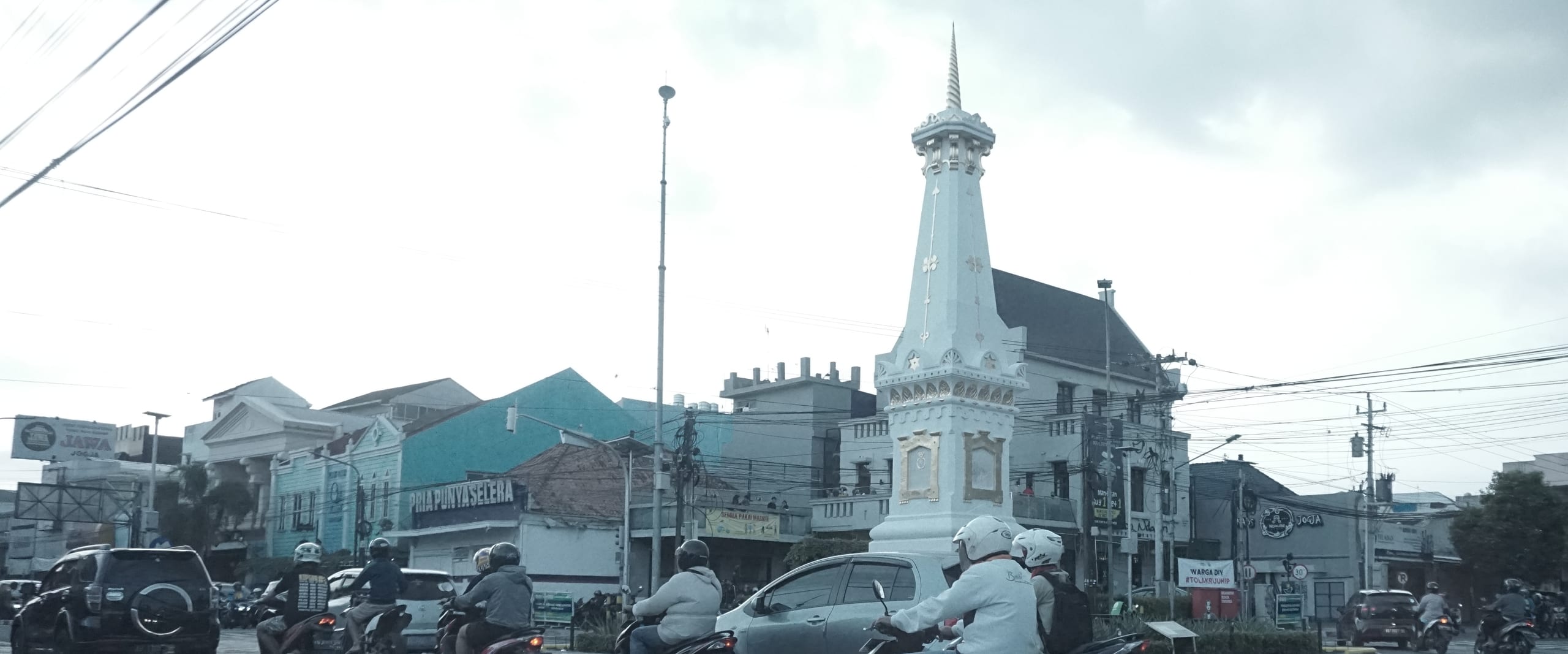 Tugu Yogyakarta (Tugu Pal Putih), penanda Sumbu Filosofi Yogyakarta